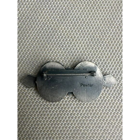 Pewter Vintage Double Frame Faux‎ Pearl Brooch Twin Girls Curly Haired - Picture 2 of 3